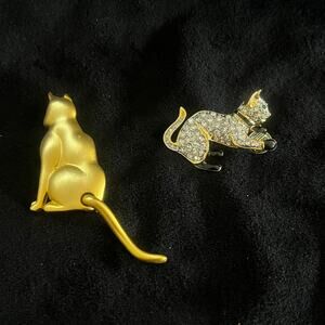 SET of TWO Vintage Cat Brooches | Pins